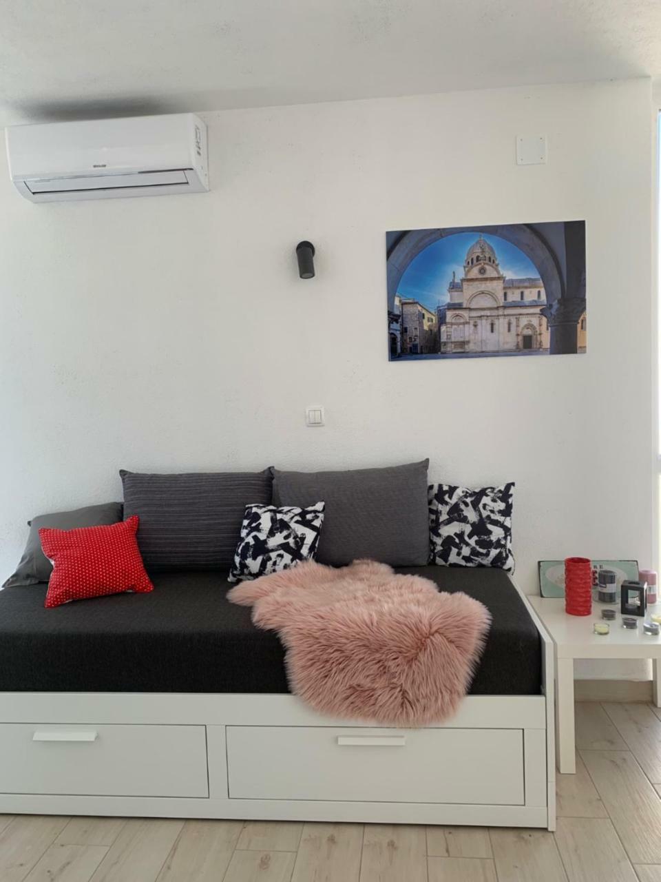 Modern Apartments Day Šibenik Esterno foto